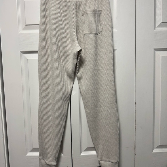 ALO Yoga Light Gray Ribbed jogging pants - Picture 2 of 4